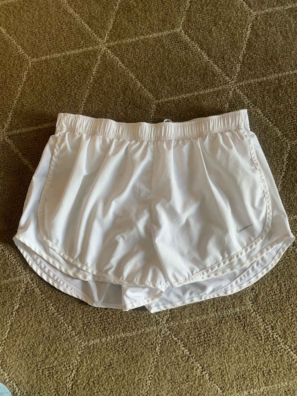 Nike Running Shorts Lot of 2 Women's XL Dri-Fit Tempo Lined 3” Inseam WHITE PINK - Picture 6 of 10